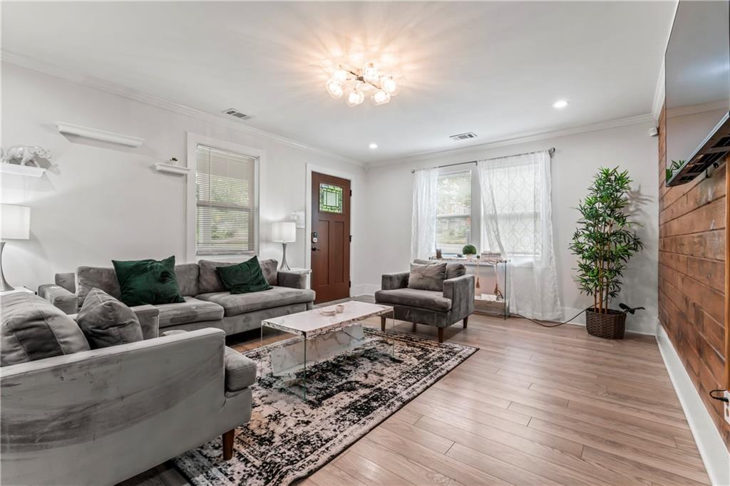 1129 Graymont Drive, Atlanta, Georgia image 7