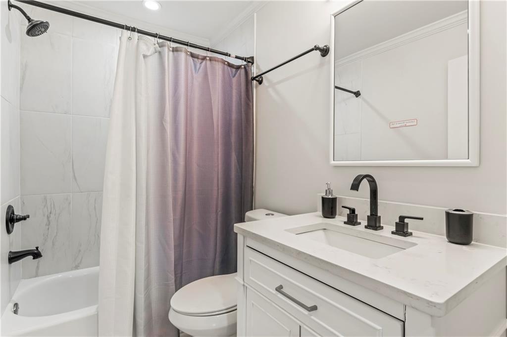 1129 Graymont Drive, Atlanta, Georgia image 22