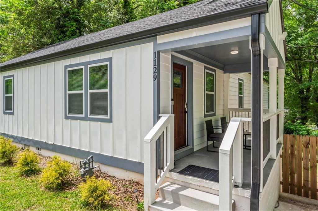 1129 Graymont Drive, Atlanta, Georgia image 3