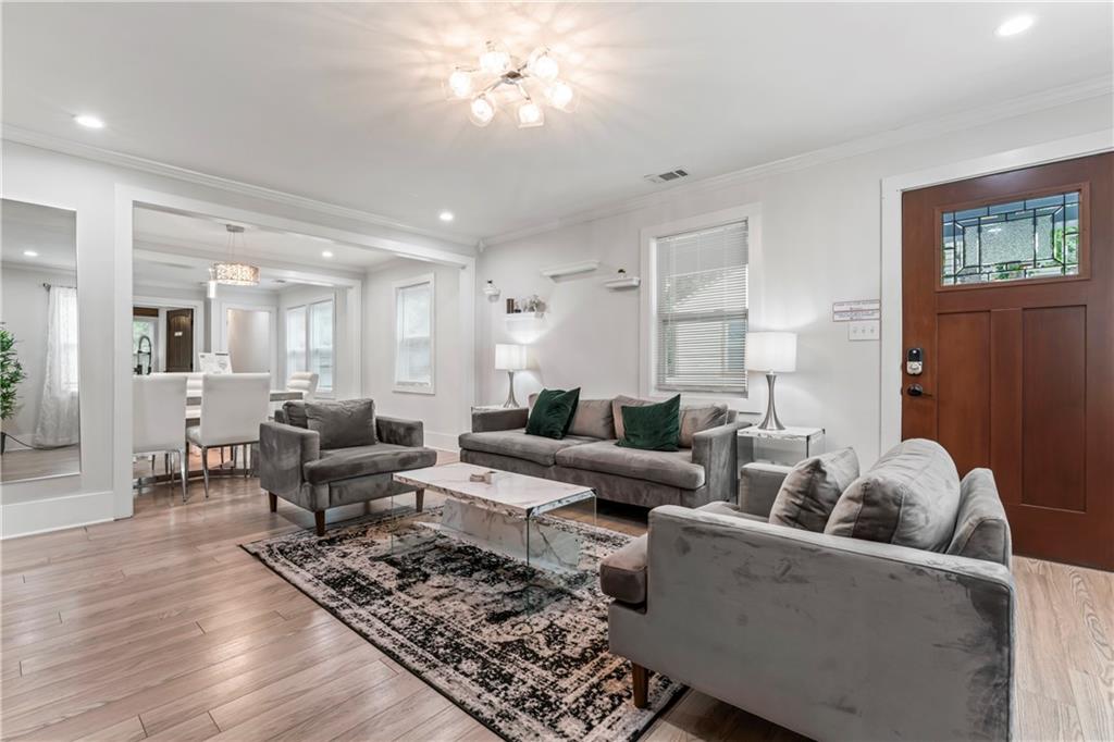 1129 Graymont Drive, Atlanta, Georgia image 6
