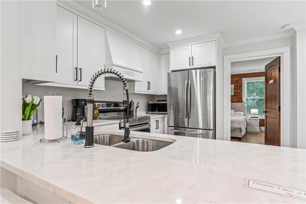 1129 Graymont Drive, Atlanta, Georgia image 13