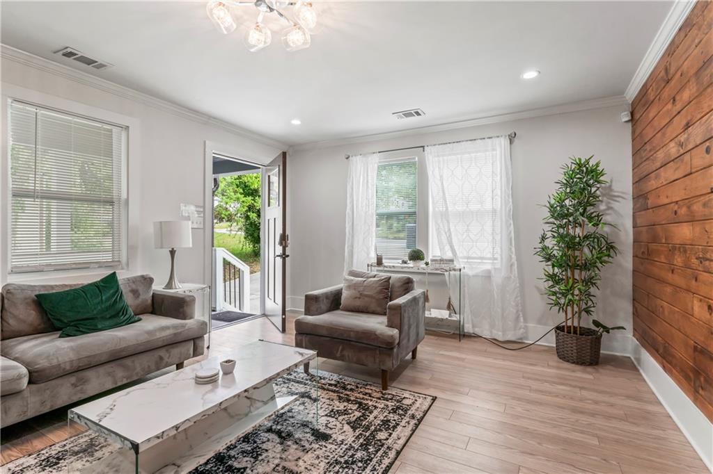 1129 Graymont Drive, Atlanta, Georgia image 4