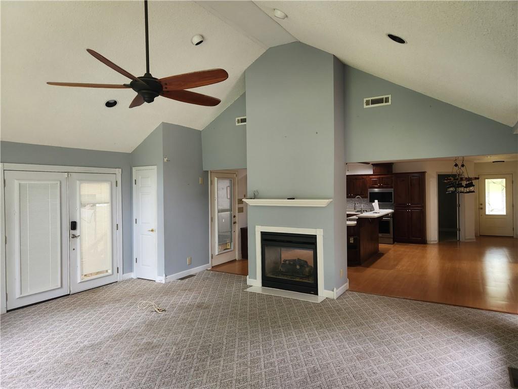 350 Lakeview Drive