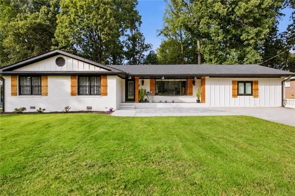 261 LENDON LN, LAWRENCEVILLE, GA 30043 - Image c826d5c320cc9ff76c3b5ee4b85db2b2/3174707818