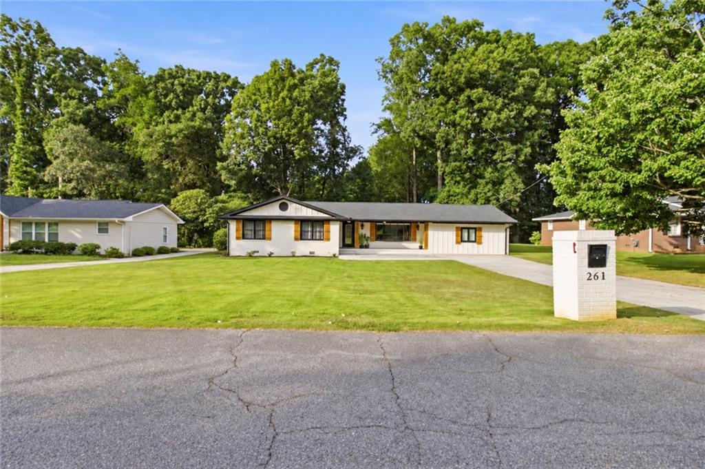 261 Lendon Lane