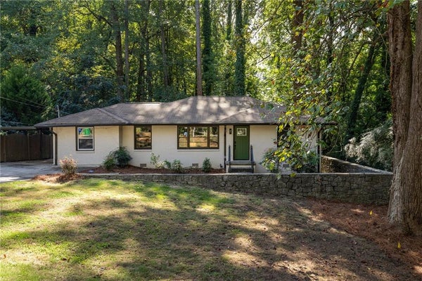 2847 HOLLYWOOD DR, DECATUR, GA 30033 - Image c826ec917b9dd50e435a0f7c44bb074f/1010685760