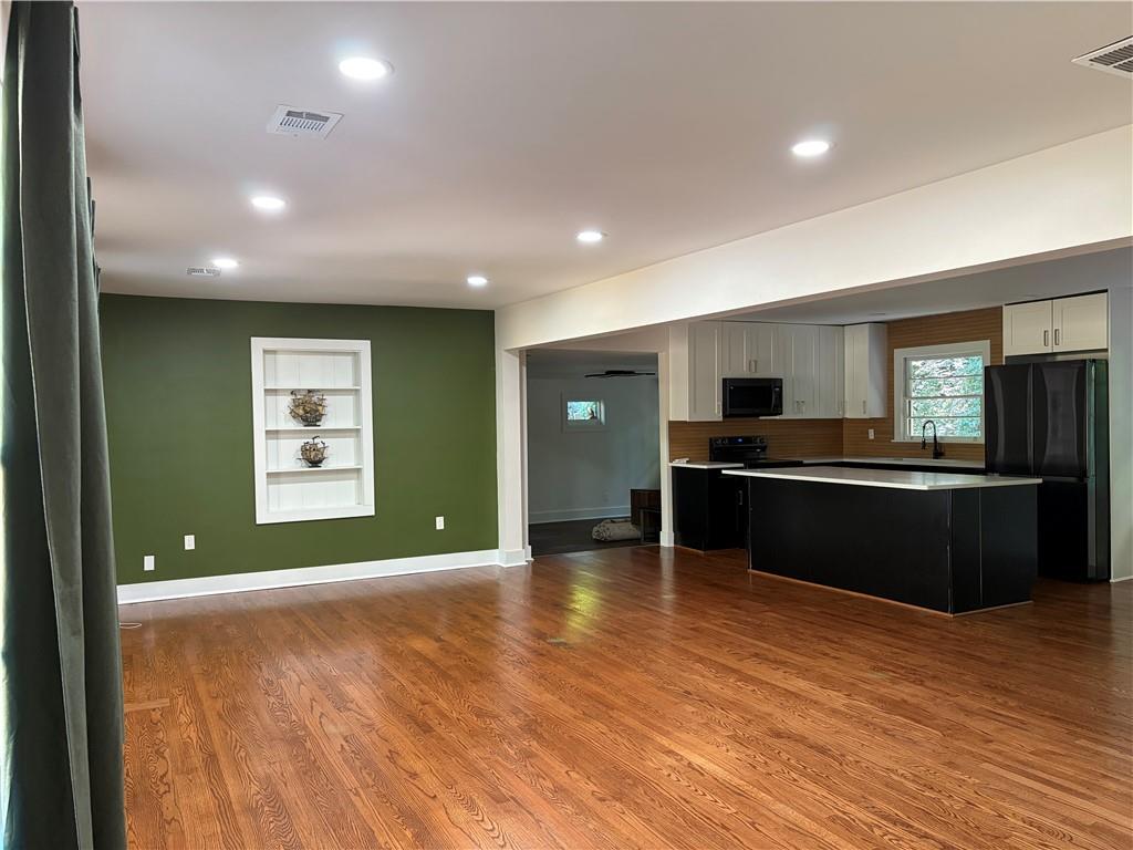 2847 Hollywood Drive