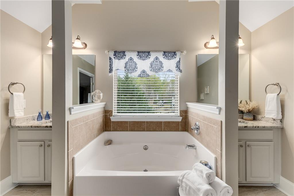 4560 Evandale Way, Cumming, Georgia image 29