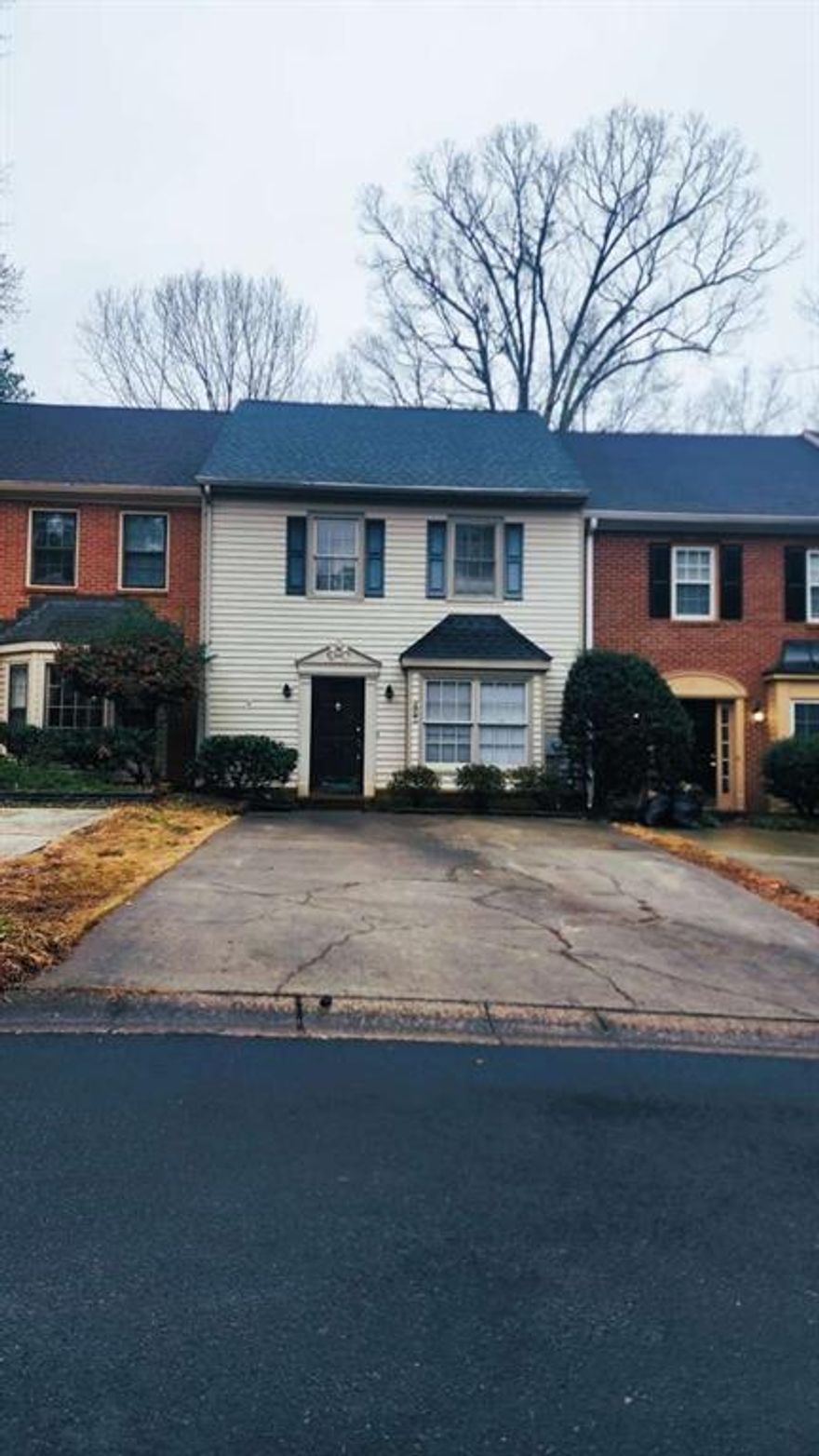 Located in a quiet cul-de-sac, discover this charming move-in ready townhome in the highly sought-after Salem Woods community! Flow into the living room featuring a cozy fireplace, perfect for entertaining. Both second floor bedrooms feature spacious walk-in closets, and private bathrooms. Head to the backyard for the perfect private area to enjoy the outdoors.

Key Features: Spacious Living Room – Cozy up by the fireplace in this inviting space with hardwood f. Modern Kitchen – Featuring ample cabinetry with granite countertops. Bedroom Suites – Large bedrooms with private en-suite baths and spacious closets. Outdoor Space – Private backyard with privacy fence, perfect for relaxing or entertaining. Prime Location – Close to shopping, dining, major highways, and top-rated schools. Easy access to I-75 and I-285 New Upgrades – ROOF and HVAC replacement in 2022 and meticulously maintained.

Whether you're a first-time buyer, investor, or looking to downsize, this home offers fantastic value in a prime East Cobb location!