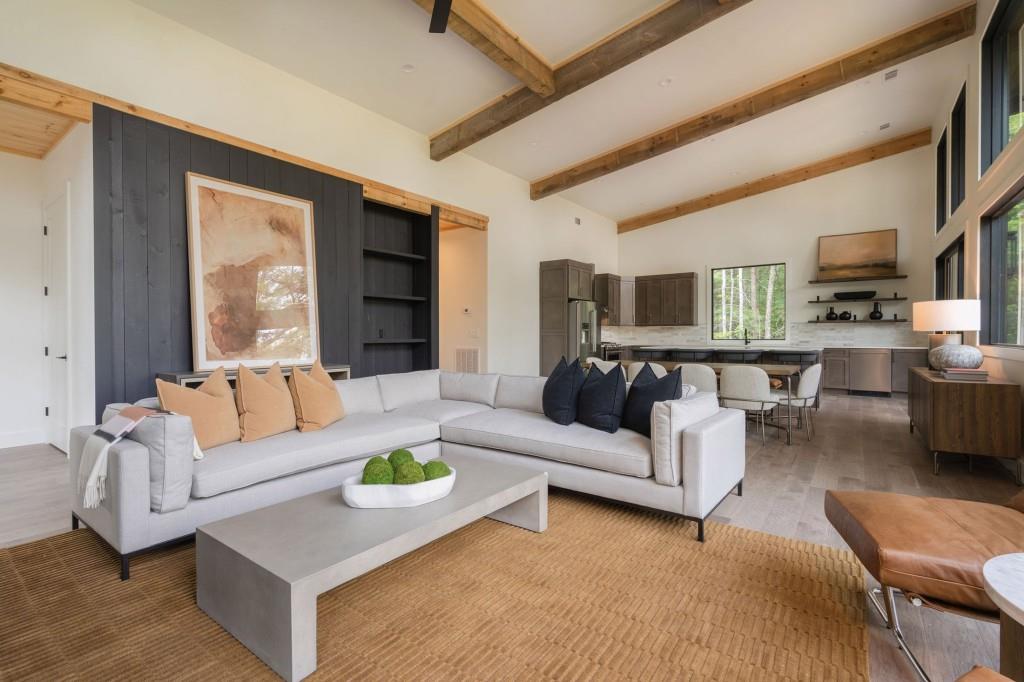 80 Harrison And Ada Road