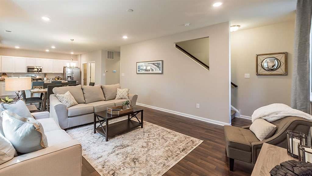 210 Bullock Pass