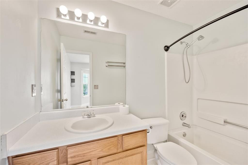 4420 Thorngate Lane, Acworth, Georgia image 16