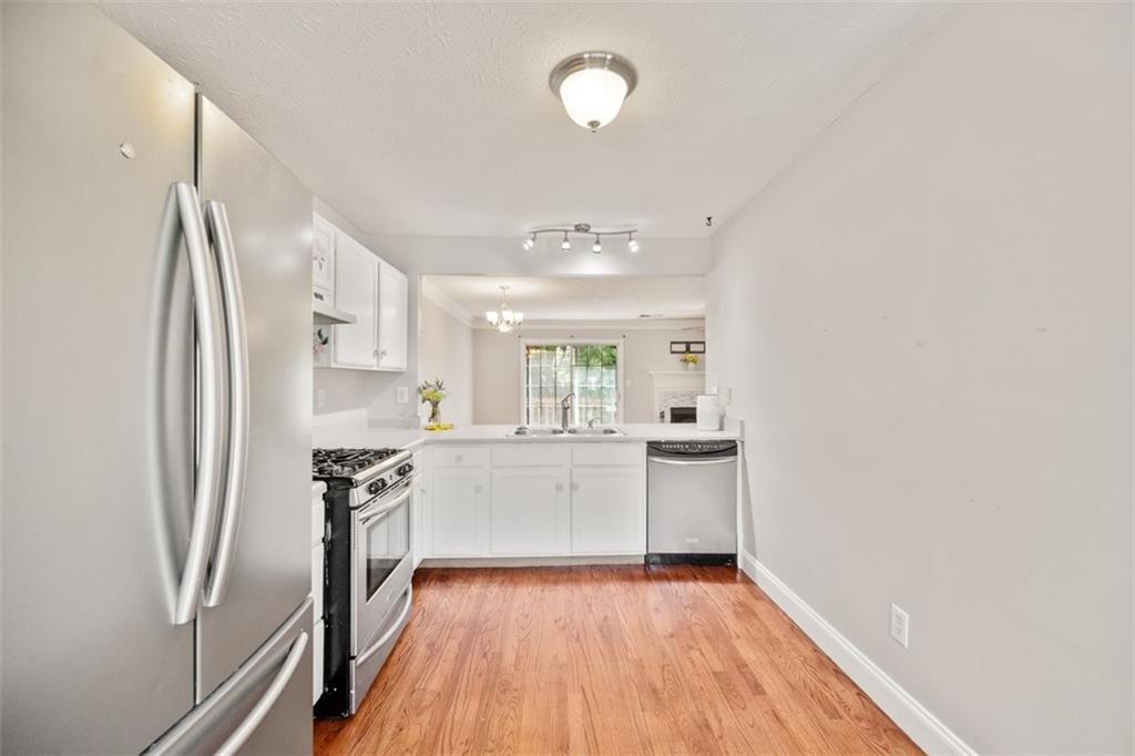 4420 Thorngate Lane, Acworth, Georgia image 4