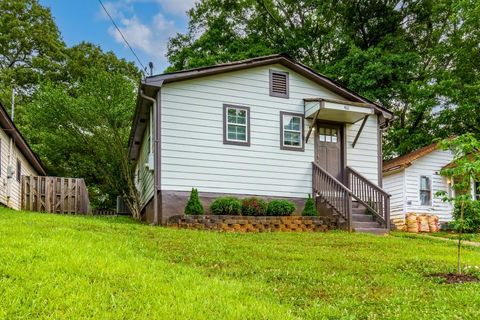 Single Family Residence in Hapeville GA 461 Oak Drive.jpg