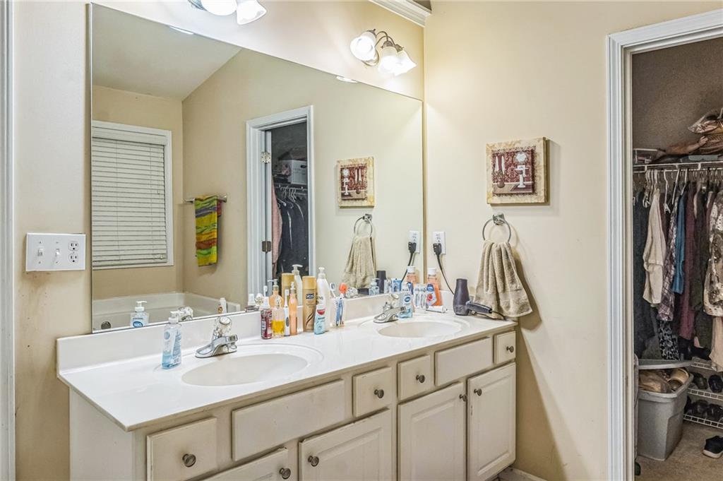 2606 Fairmont Park Court, Dacula, Georgia image 11