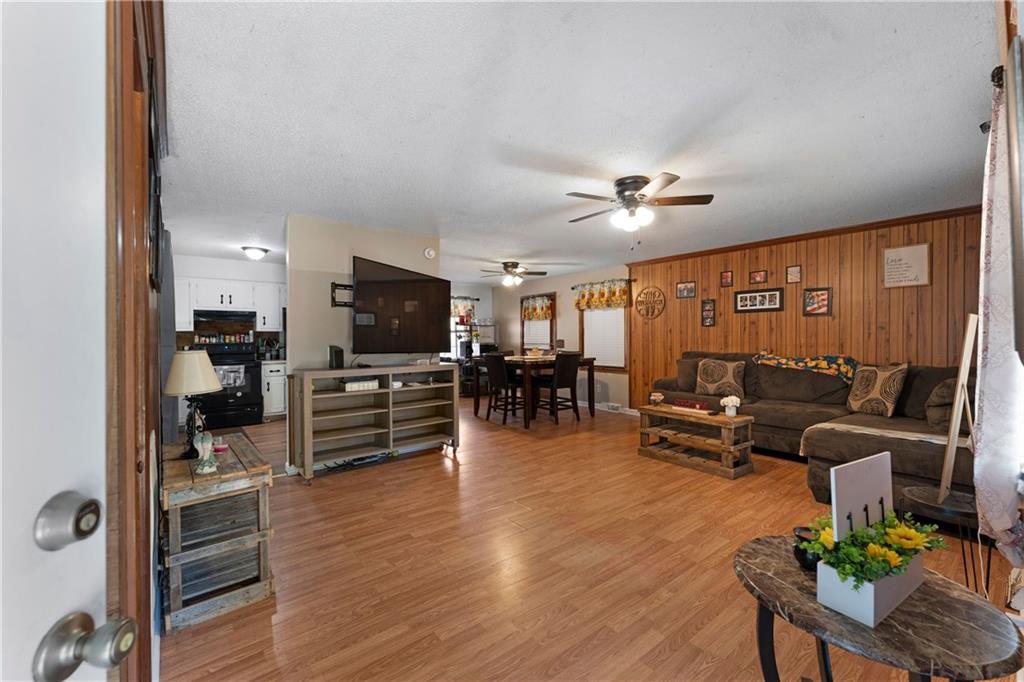 1 VAN TASSEL Drive SE