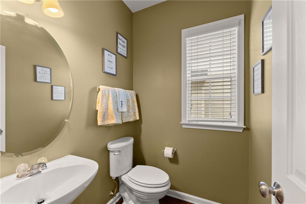 2530 Vistoria Drive, Cumming, Georgia image 8