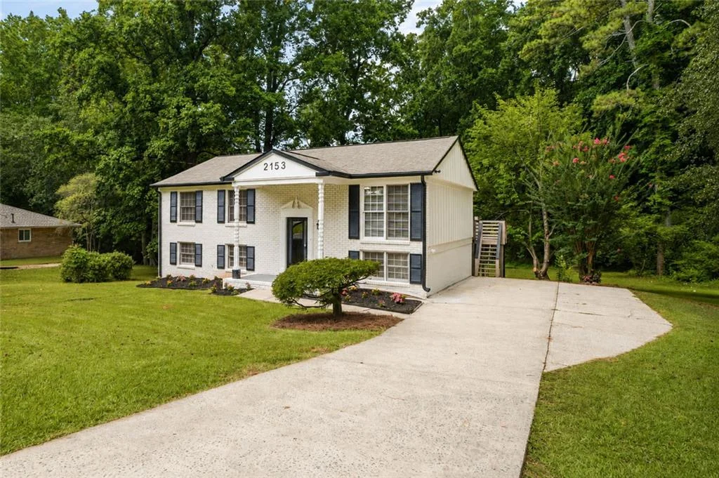 2153 Greenhill Drive SW