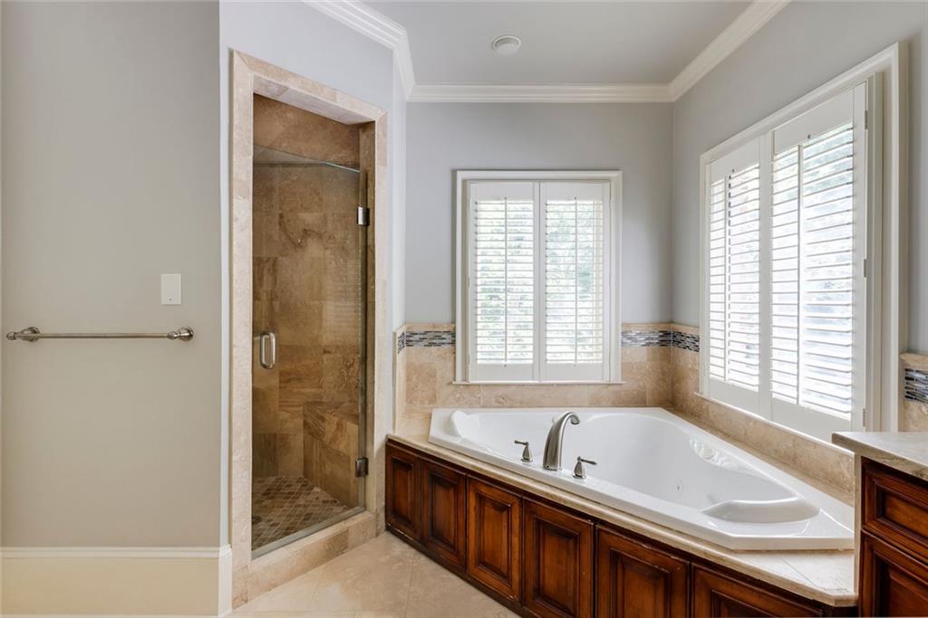 1575 Spalding Drive, Sandy Springs, Georgia image 20