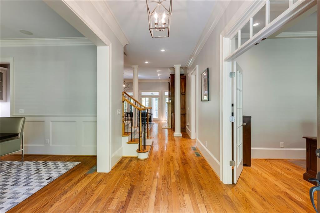 1575 Spalding Drive, Sandy Springs, Georgia image 7