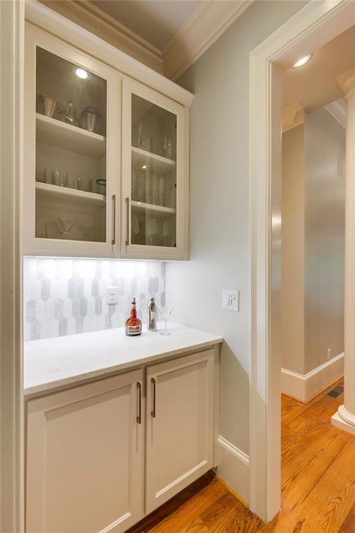 1575 Spalding Drive, Sandy Springs, Georgia image 13