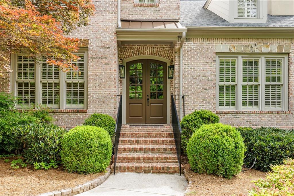 1575 Spalding Drive, Sandy Springs, Georgia image 6