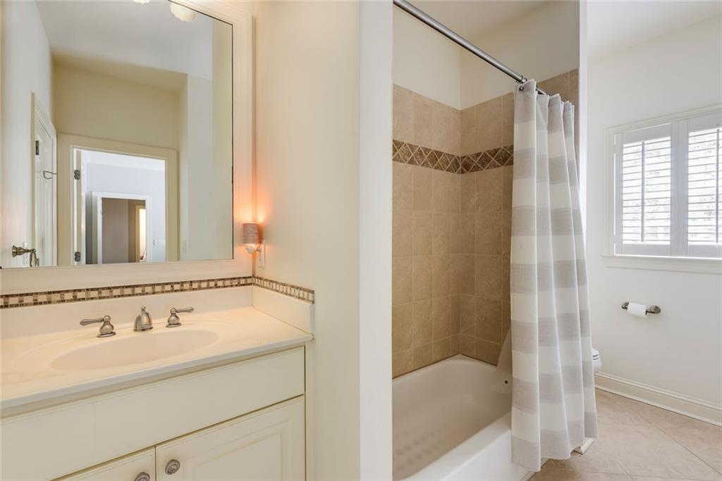 1575 Spalding Drive, Sandy Springs, Georgia image 39