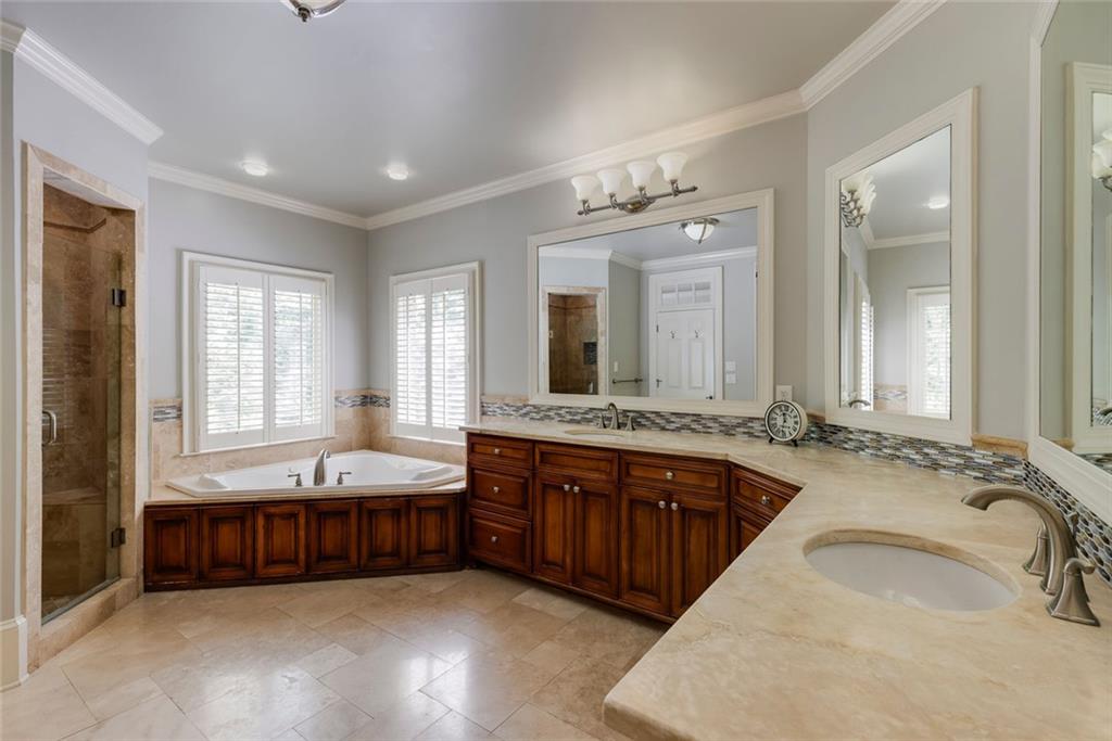 1575 Spalding Drive, Sandy Springs, Georgia image 19
