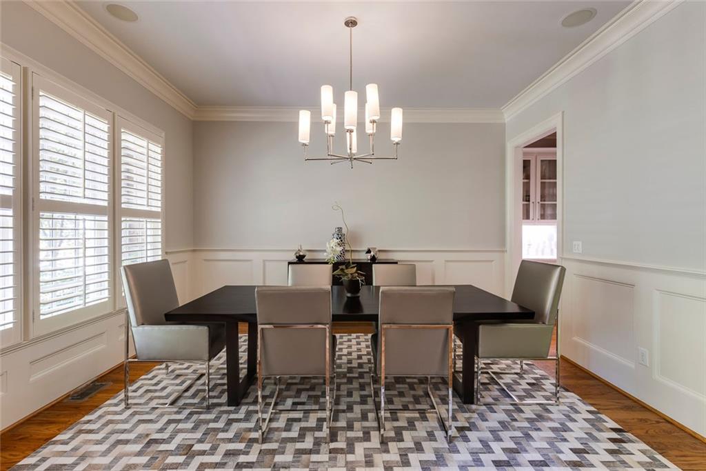 1575 Spalding Drive, Sandy Springs, Georgia image 11