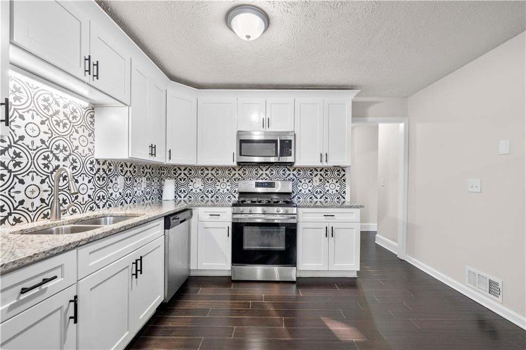 374 Lamancha Court