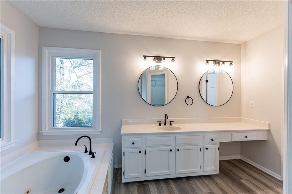 WYNFORD CHASE - Residential