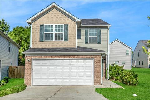 A home in Fairburn