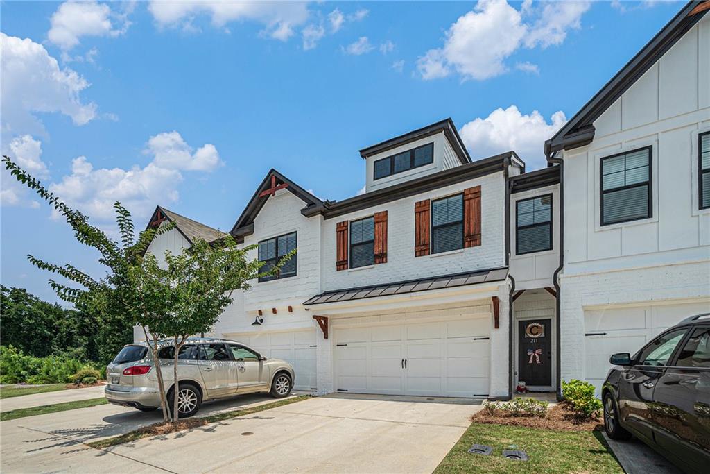 211 N Auburn Landing Place