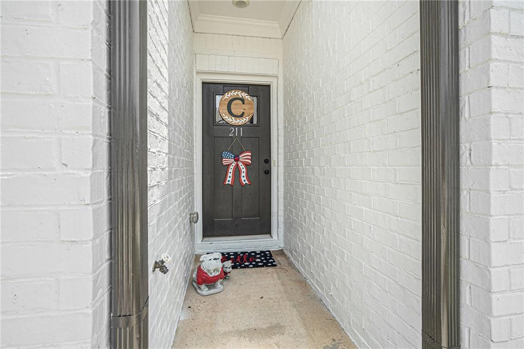 211 N Auburn Landing Place