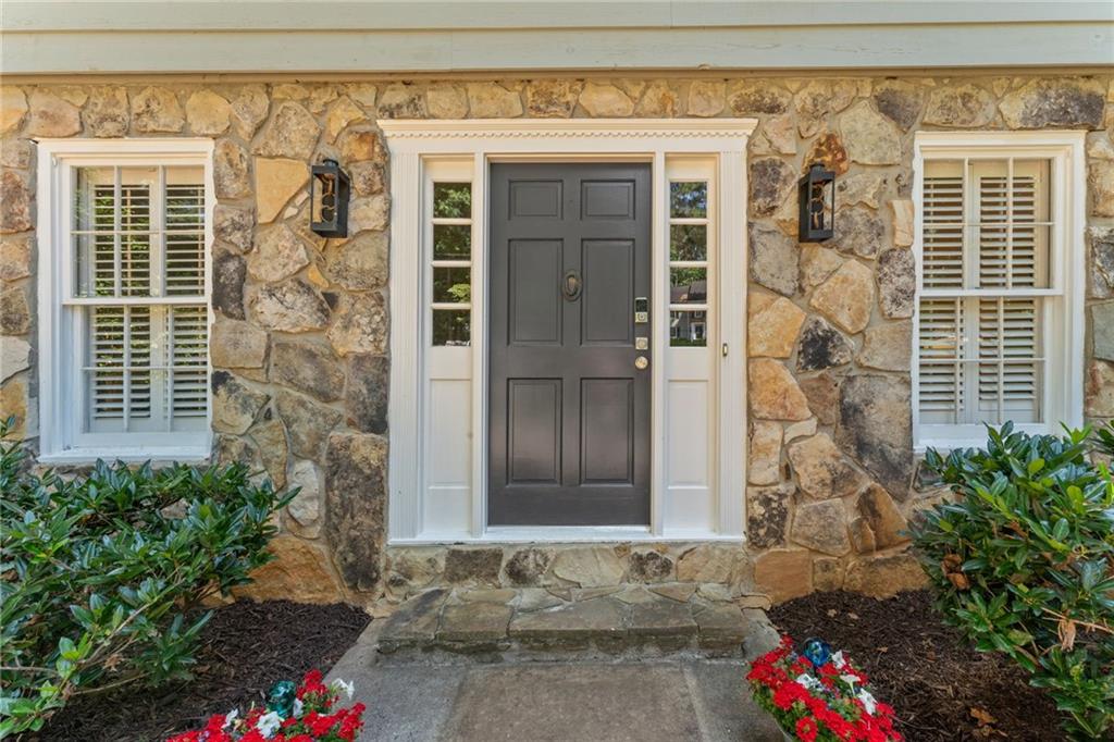 220 Hollyridge Drive