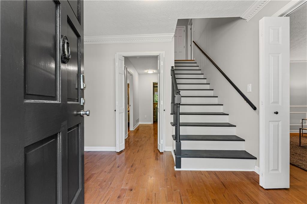 220 Hollyridge Drive