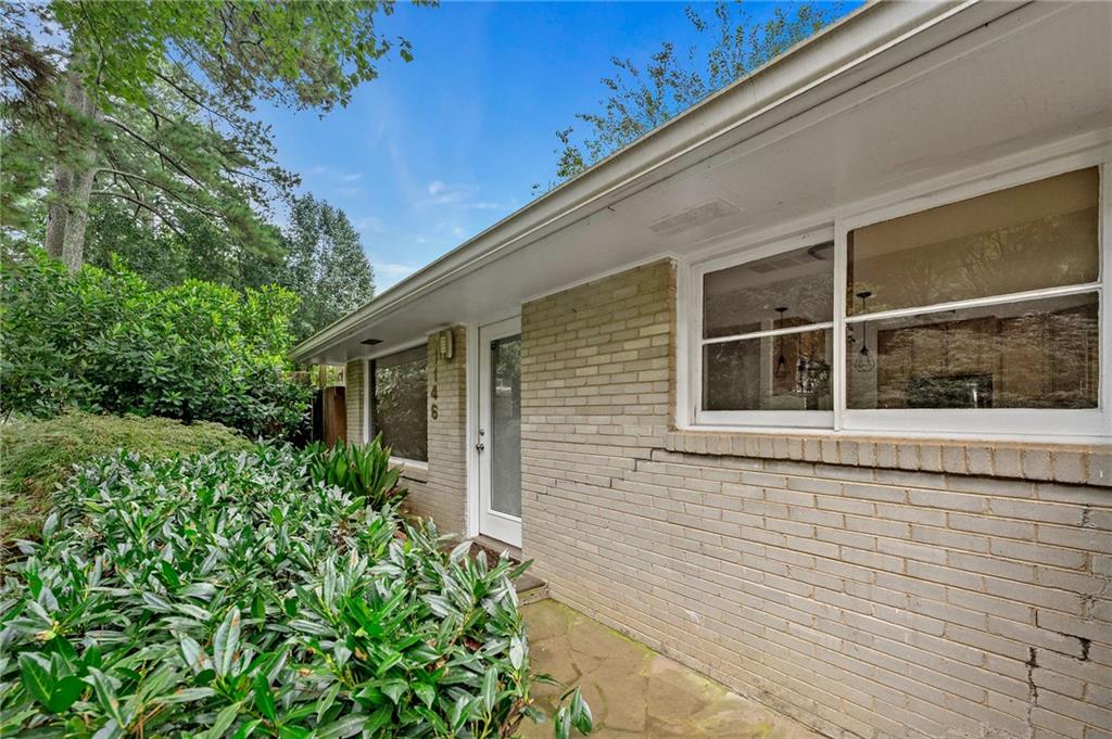 1146 Palafox Dr