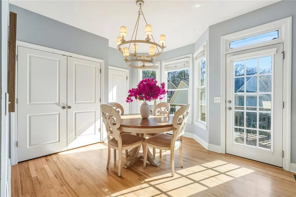 Atlanta, Georgia 30318, United States, 3 Bedrooms Bedrooms, ,3 BathroomsBathrooms,Residential,Active,250703