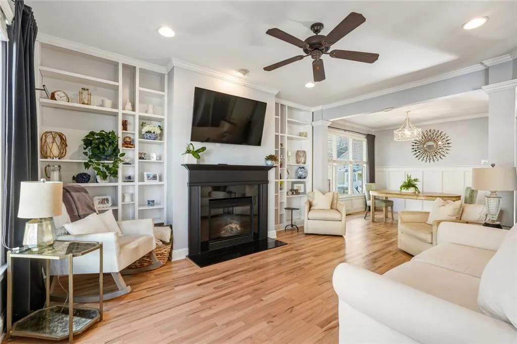 Atlanta, Georgia 30318, United States, 3 Bedrooms Bedrooms, ,3 BathroomsBathrooms,Residential,Active,250703