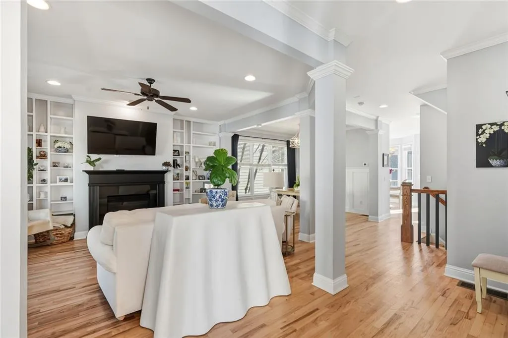 Atlanta, Georgia 30318, United States, 3 Bedrooms Bedrooms, ,3 BathroomsBathrooms,Residential,Active,250703