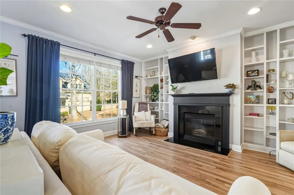 Atlanta, Georgia 30318, United States, 3 Bedrooms Bedrooms, ,3 BathroomsBathrooms,Residential,Active,250703