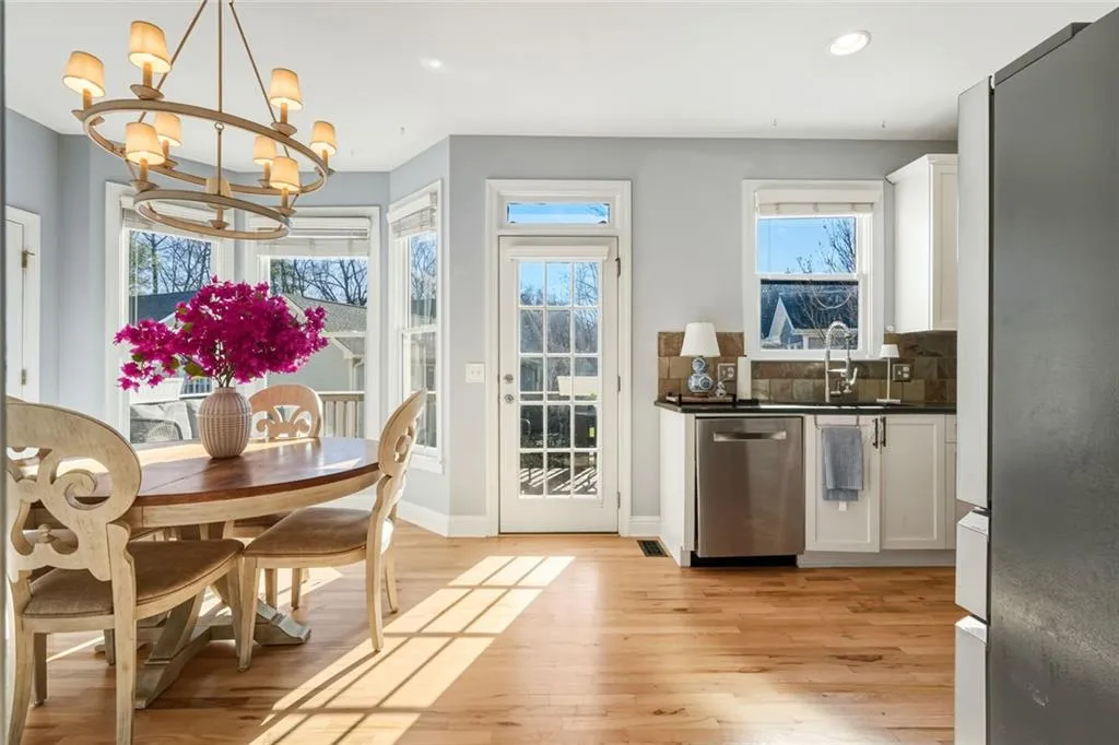 Atlanta, Georgia 30318, United States, 3 Bedrooms Bedrooms, ,3 BathroomsBathrooms,Residential,Active,250703