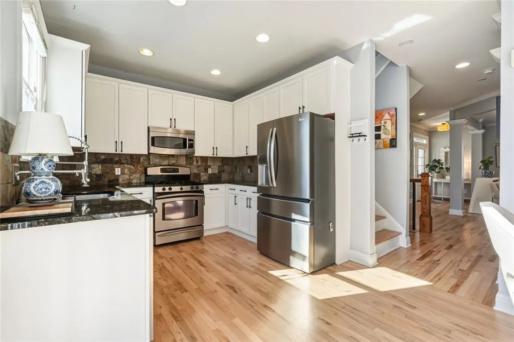 Atlanta, Georgia 30318, United States, 3 Bedrooms Bedrooms, ,3 BathroomsBathrooms,Residential,Active,250703