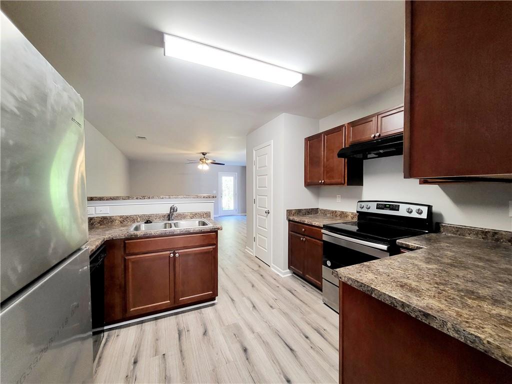 2526 Piering Drive, Lithonia, Georgia image 4