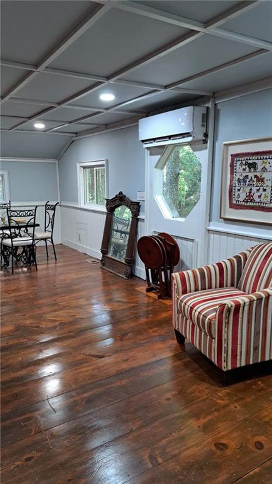 A One-of-a-Kind Historic Barn Home 
WEEKEND SPECIAL RATE: $1700, SHORT TERM LEASE ALSO AVAILABLE! Just minutes to Alpharetta, Roswell, Canton Georgia!
Step into history with this 1,000 sq. ft., 2-bedroom, 1-bath apartment—a rare gem tucked inside a 1930s barn originally moved from Buckhead, carefully reconstructed in 1985, and beautifully renovated in 2019. Plenty of parking!  

Inside, a bright and airy great room spans the entire north face, with wide-plank flooring, windows that flood the space with light. Original details shine through in the built-in desk and bookcase, and a charming bar that opens to the kitchen—blending warmth, character, and rustic authenticity.

From every angle, sliding windows reveal stunning views of 5.22 wooded acres, mostly fenced for security and privacy. It’s a private retreat that feels worlds away, yet is only minutes from fine dining, shopping, and all conveniences in Hickory Flat and Canton.

The 2019 renovation added modern comfort and style without sacrificing the barn’s unique heritage—complete with sleek finishes, a ductless HVAC system, and delicious well water sourced from an 800-ft deep well.

Escape to peaceful living see this today*Nestled in a wooded, tranquil setting surrounded by horse farms and natural beauty. Gorgeous private area of Cherokee county with an Alpharetta address. Well water, mature trees abound. One car garage included. Move-in ready August 1st. Just bring the suitcase! Tenants are also welcomed to bring furnishings as well. 2 BEDROOMS and Laundry area!
