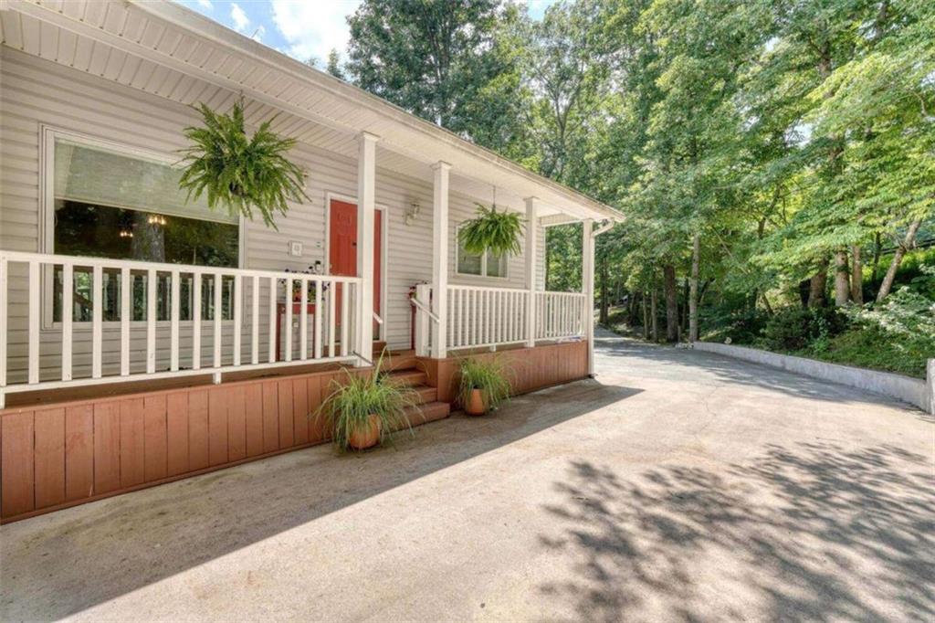 1215 Blue Ridge Highway