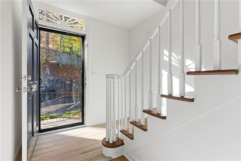 6520 Roswell Road 79