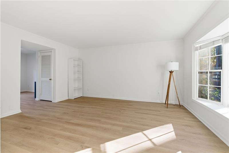 6520 Roswell Road 79