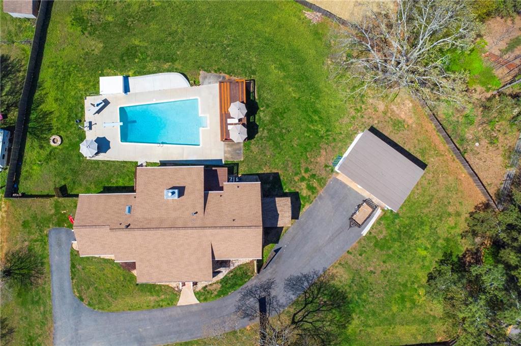 3326 Shoreland Drive