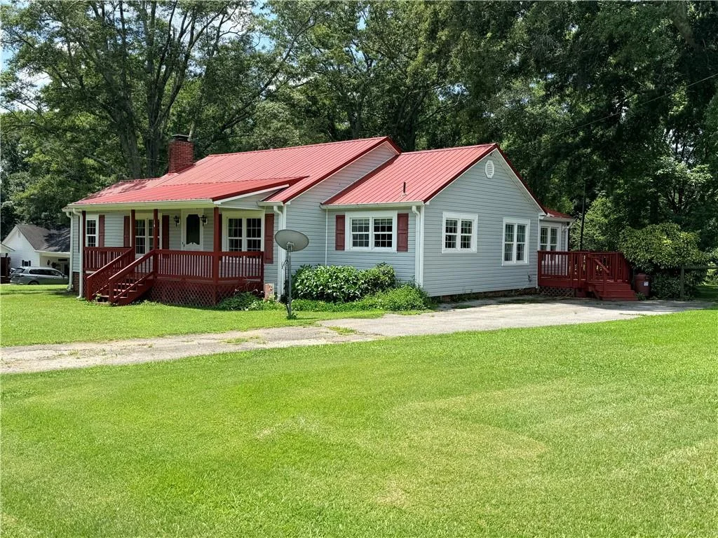 16 Garrett Avenue